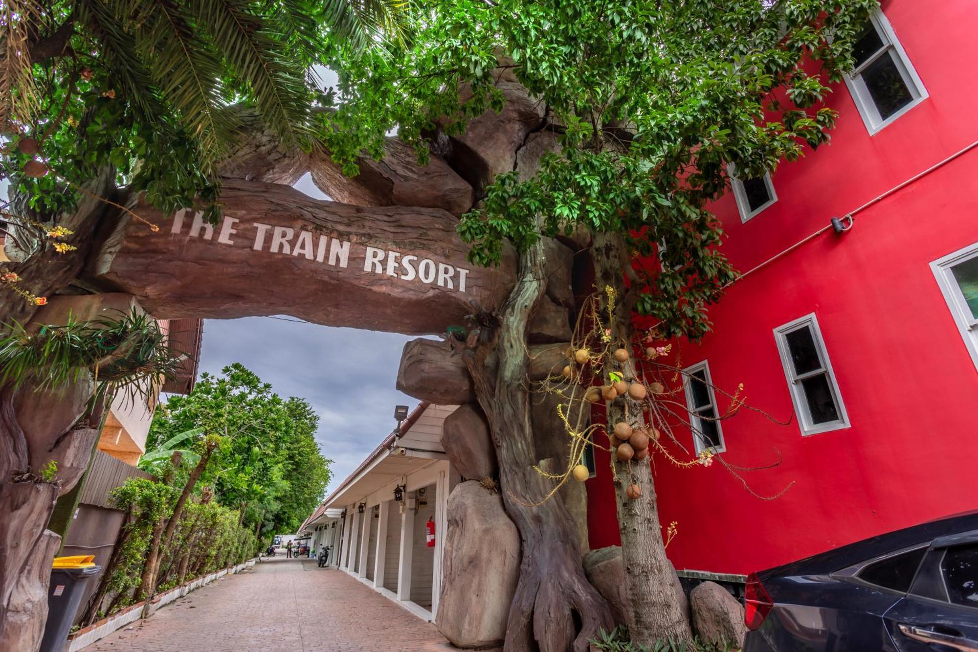 The Train Resort Jomtien Exterior foto